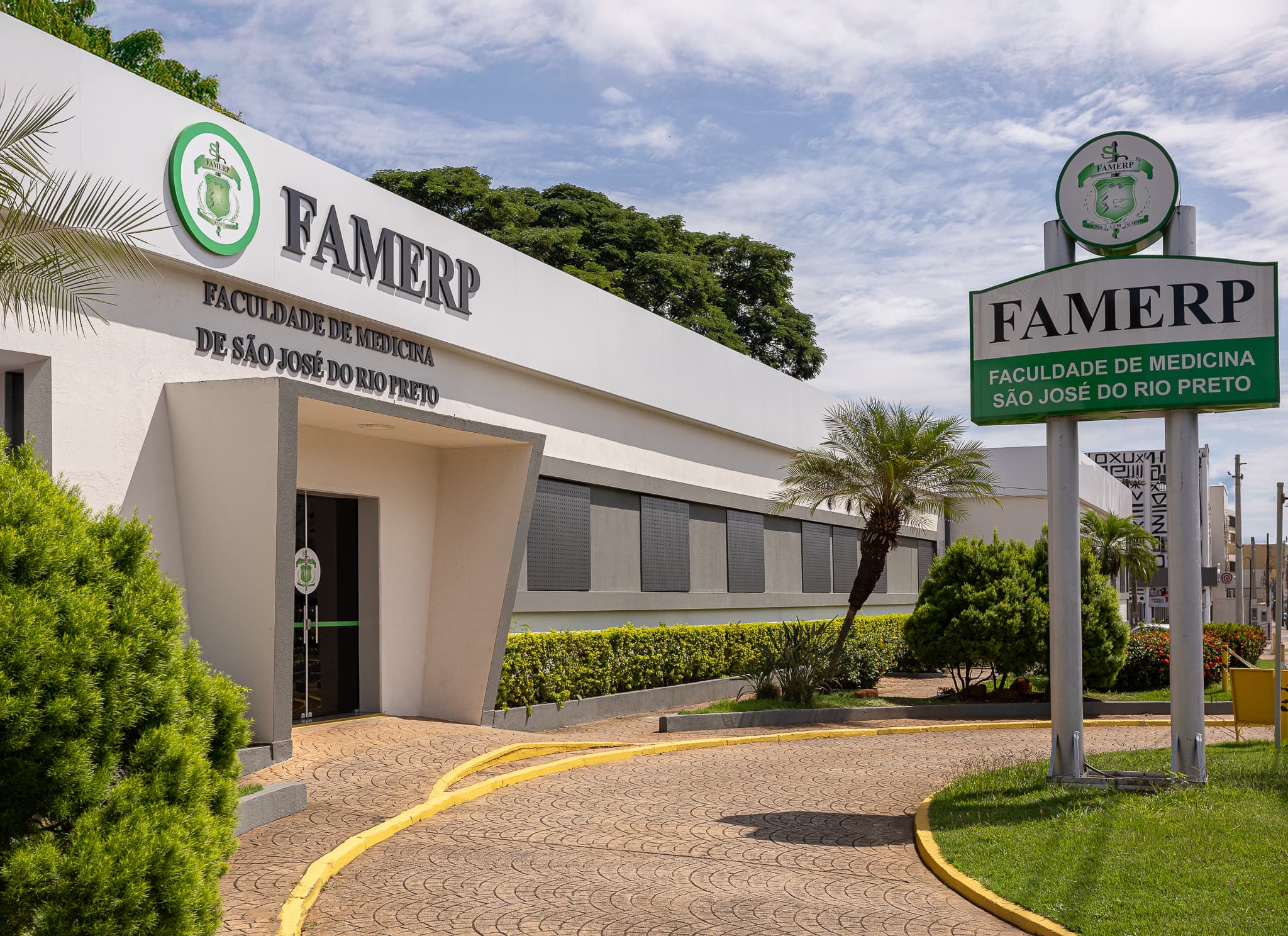 Fachada em ACM da obra Famerp executada pela Alupoli